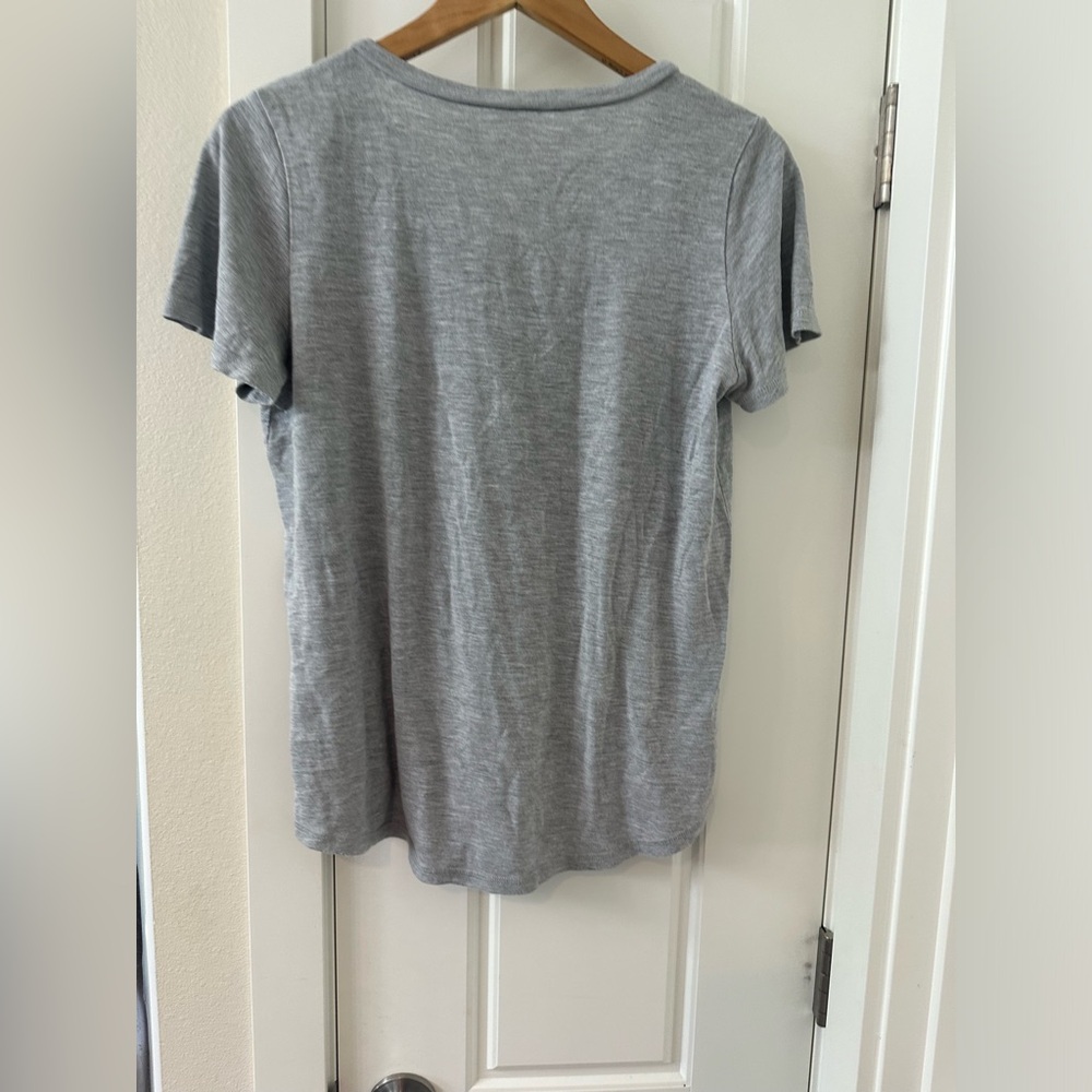 Jessica Simpson Gray Fitted Short Sleeve Tee - Picture 2 of 4